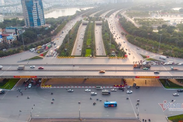 Hanoi stops social distancing requirement on public transport from March 8