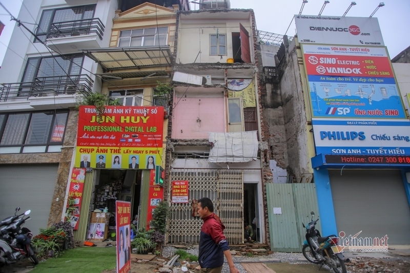 Kỳ dị nhà vát chéo, tam giác…đua nhau 'đu bám' trên đường vành đai Hà Nội