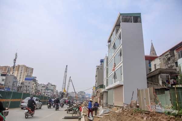 Bizarre-looking houses on Hanoi ring road