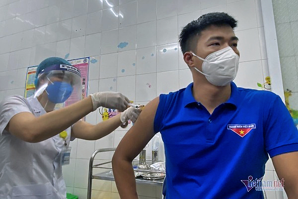 377 người tiêm vắc xin Covid-19 đầu tiên chưa ghi nhận phản ứng bất thường