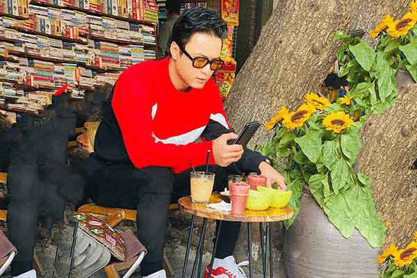 Hồng Đăng lịch lãm, sành điệu từ trong phim đến ngoài đời