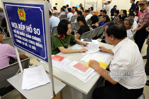 Mới làm lại CMND có buộc phải đổi sang CCCD