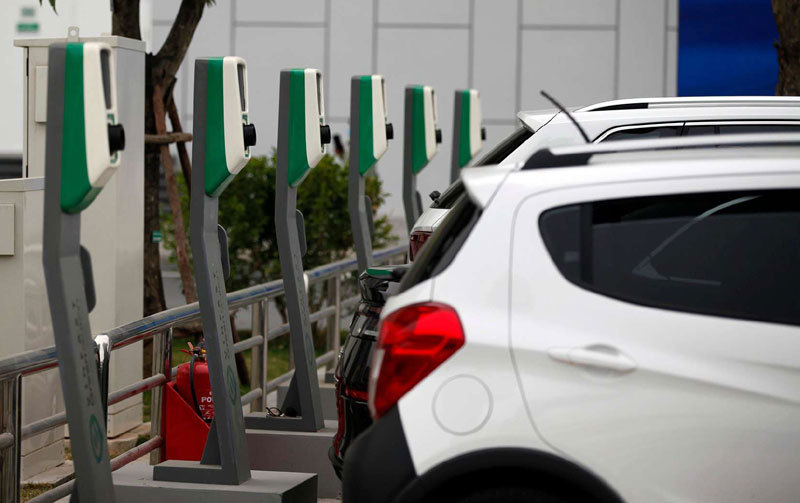 Vietnam's automobile manufacturers to develop solid-state batteries for electric cars