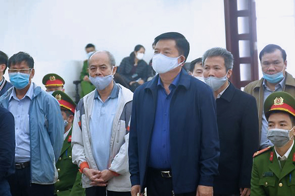 Hầu tòa vụ Ethanol Phú Thọ, ông Đinh La Thăng ‘nặng lời’ với Trịnh Xuân Thanh