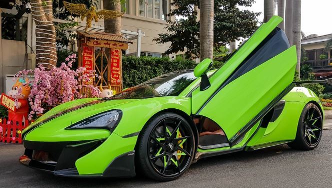 Siêu xe McLaren 570S với gói độ độc nhất Việt Nam, nhẹ và hầm hố hơn