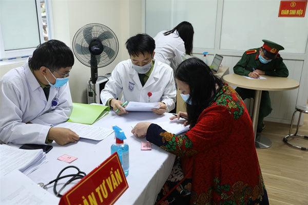 Volunteers contribute to Vietnamese COVID-19 vaccine