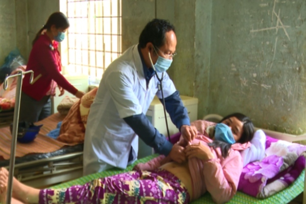 Hai người tử vong bất thường ở Kon Tum có thể do ngộ độc thực phẩm
