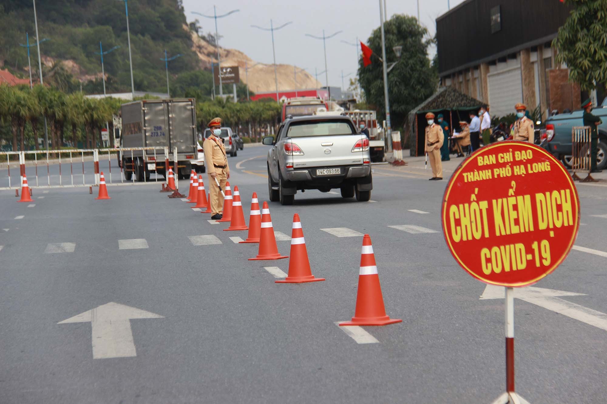 Quảng Ninh mở lại các tuyến xe khách liên tỉnh trừ vùng có dịch