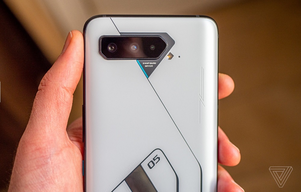 ROG Phone 5 RAM 18GB - smartphone 'quái vật' dành cho game thủ mạnh cỡ nào?