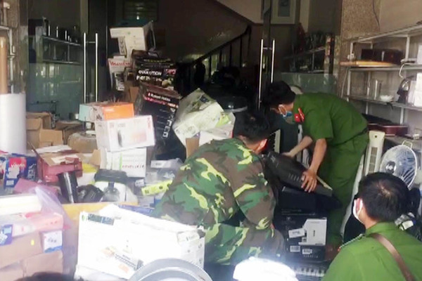 3 căn nhà của gia đình Thượng tá biên phòng chứa hàng nghi nhập lậu