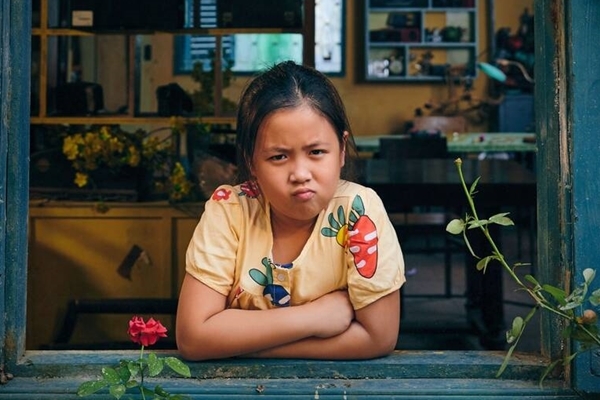 Vẻ đẹp trong veo của 'con gái' Trấn Thành trong phim 'Bố già'