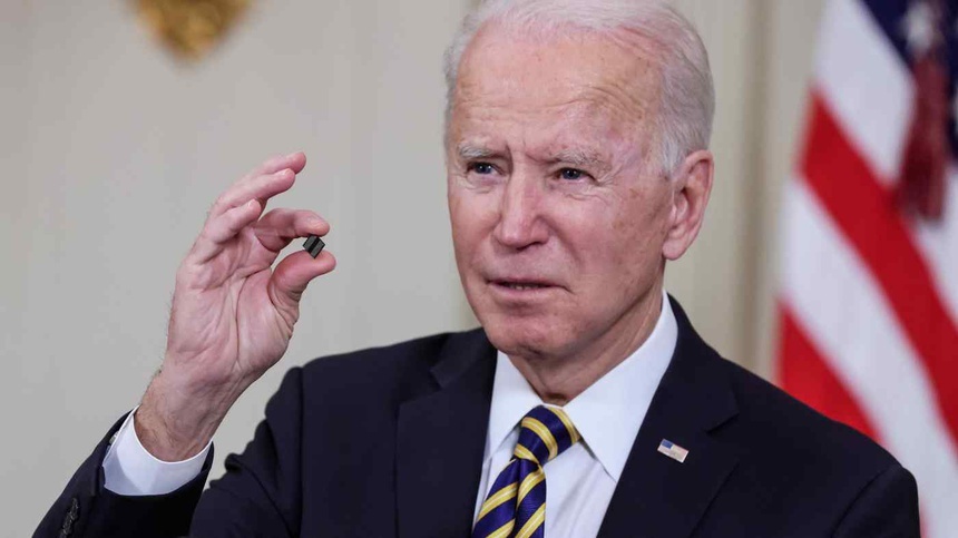 Tiếp bước ông Trump, ông Biden chặn nguồn cung công nghệ Trung Quốc