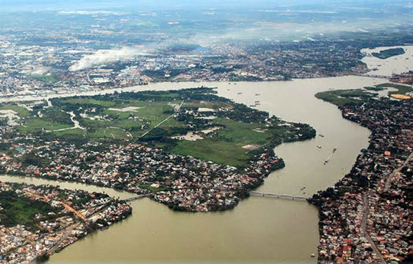 Polluted Dong Nai River basin needs co-ordinated clean-up by cities, provinces: experts