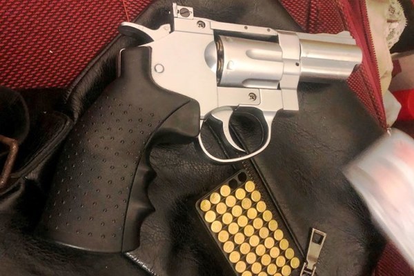 Phó Chủ tịch HĐND huyện bị khởi tố do tàng trữ súng, đạn