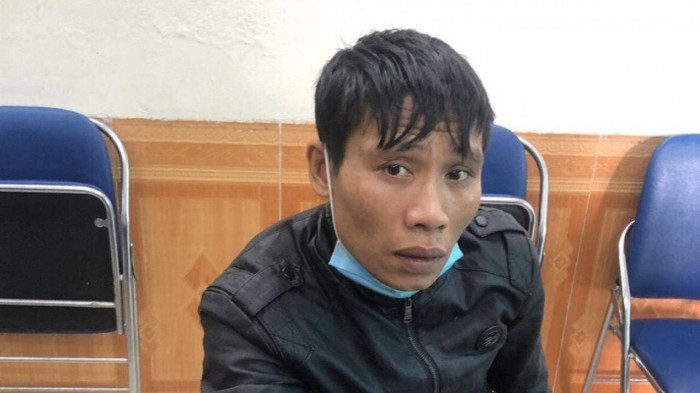 Bắt quả tang đối tượng trộm cắp trên xe buýt ở Hà Nội