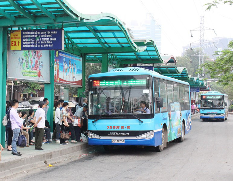 Quy định khách đi xe buýt, taxi ở Hà Nội cần lưu ý