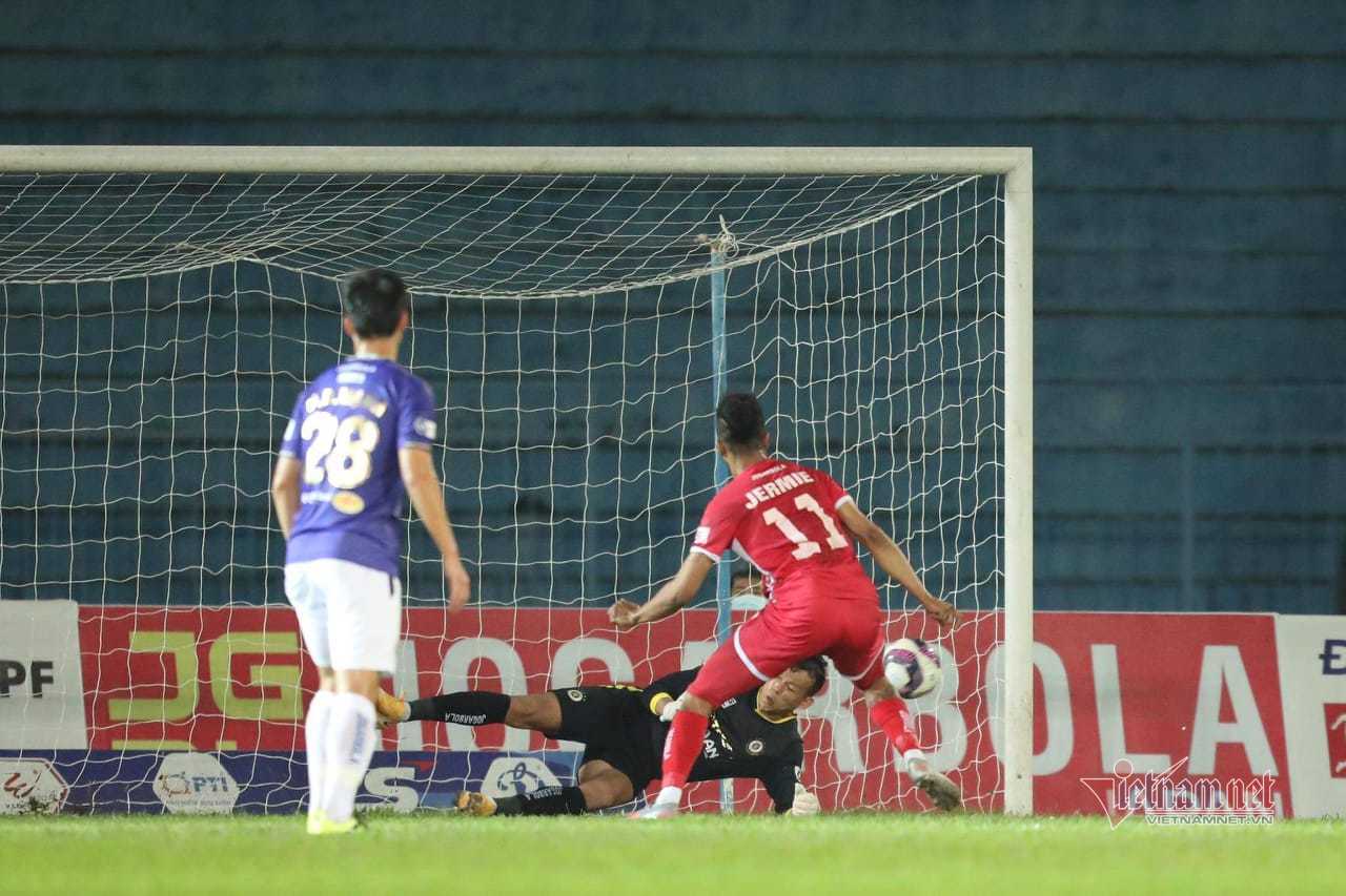 HLV Hà Nội hết lời khen ngợi Tấn Trường