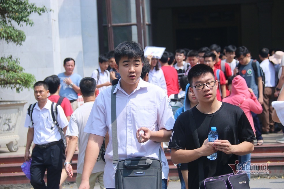 THPT Chuyên Khoa học Tự nhiên đổi ngày thi vào lớp 10