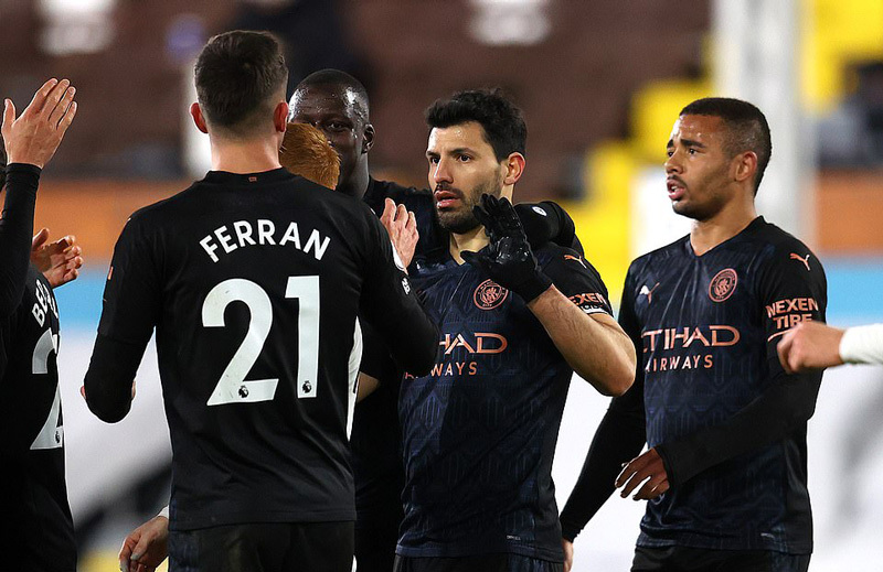 Đè bẹp Fulham, Man City bỏ cách MU 17 điểm