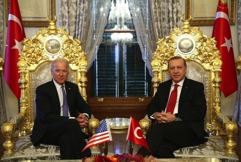 Thổ Nhĩ Kỳ cố làm lành, ông Biden vẫn lặng thinh