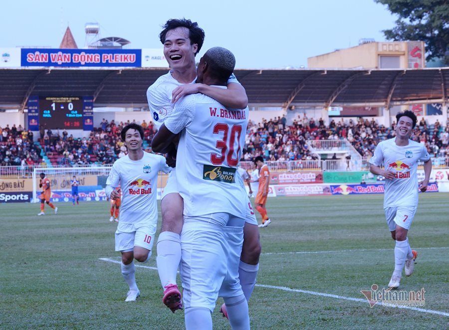 Vòng 3 V-League: HAGL thắng không 