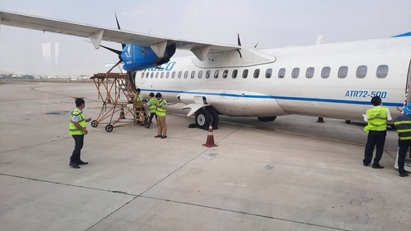 Passenger plane makes U-turn due to smoke