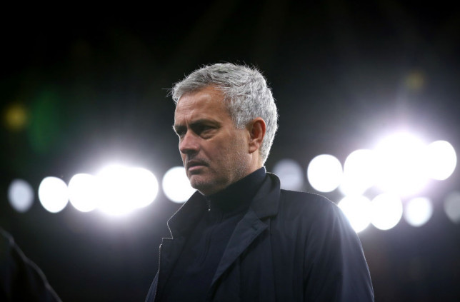 Mourinho: ‘Trọng tài đã biếu phạt đền cho Arsenal’