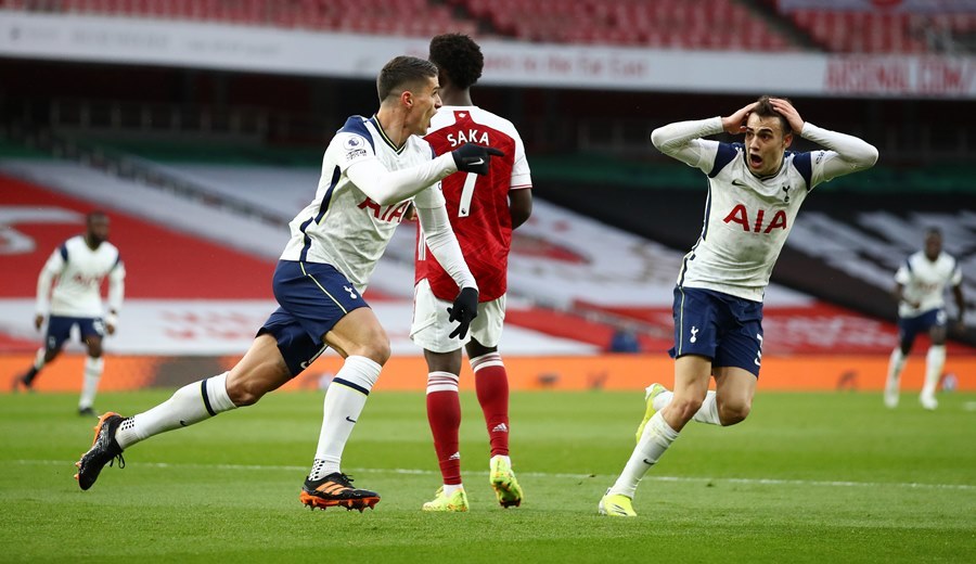 Đồng đội há hốc mồm vì cú rabona tuyệt đỉnh của Lamela