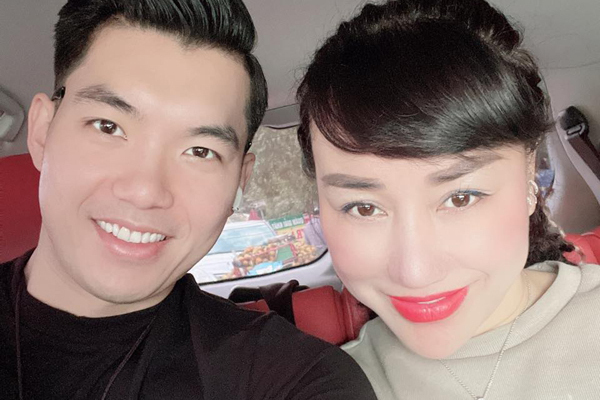 Bộ sưu tập phụ kiện của vợ đại gia hơn Trương Nam Thành 15 tuổi