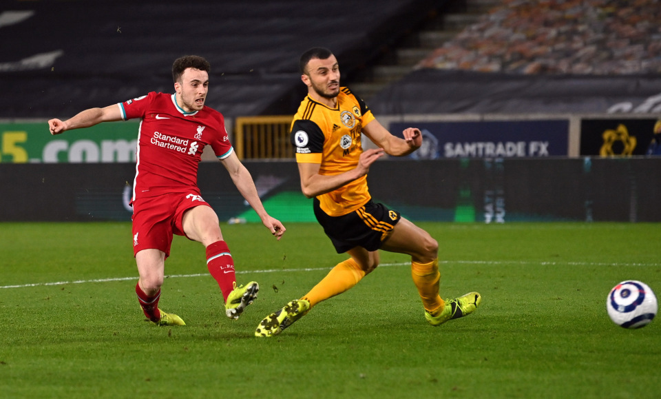 Diogo Jota xé lưới đội bóng cũ, Liverpool đả bại Wolves