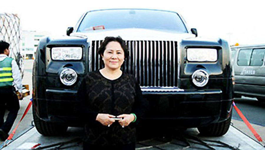 Đại gia Dương Bạch Diệp: 'Bông hồng vàng'10.000 tỷ chơi Rolls-Royce chính hãng đầu tiên Việt Nam