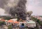 Cháy dữ dội quán ăn BBQ ở khu nhà giàu Thảo Điền sau tiếng nổ rất lớn