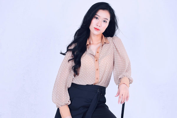 MC VTC bén duyên phim: ‘Tôi chỉ như bông hạt mới nảy mầm’