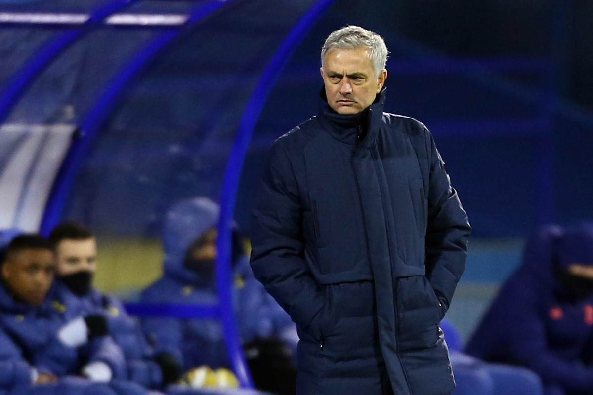 Mourinho mắng cầu thủ Tottenham, khen ngợi đối thủ