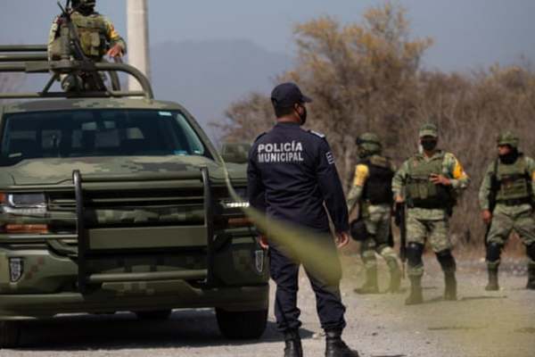 Đoàn xe cảnh sát Mexico bị phục kích, hàng chục sĩ quan thiệt mạng