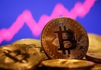 Bitcoin bất ngờ tăng mạnh thoát đáy, đầu cơ tranh thủ bán tháo