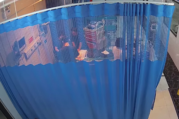 Uống rượu không ăn cơm, người đàn ông ngừng tim, hôn mê
