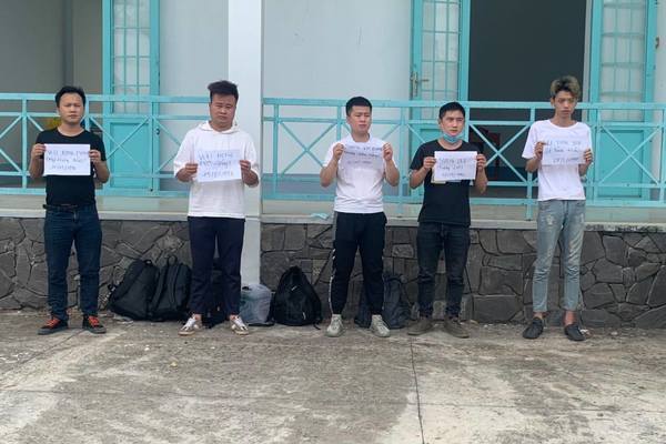 Bắt 5 người Trung Quốc nhập cảnh trái phép vào Việt Nam