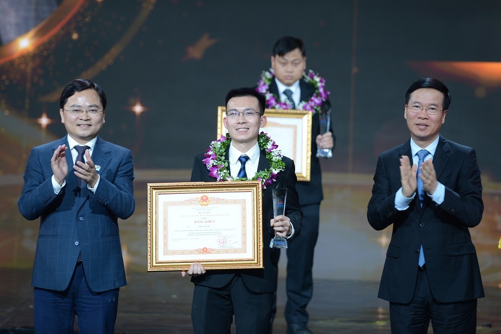 Tuyên dương 10 gương mặt trẻ Việt Nam tiêu biểu năm 2020