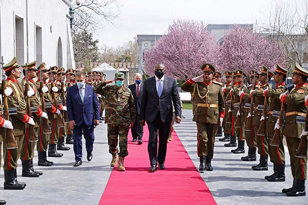 Bộ trưởng Quốc phòng Mỹ bất ngờ công du Afghanistan