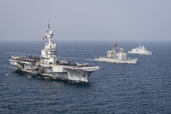 Hàng loạt tàu chiến Mỹ và đồng minh diễn tập sát sườn Iran