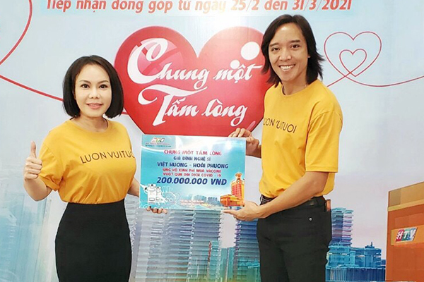 Vợ chồng Việt Hương ủng hộ 200 triệu mua vaccine Covid-19