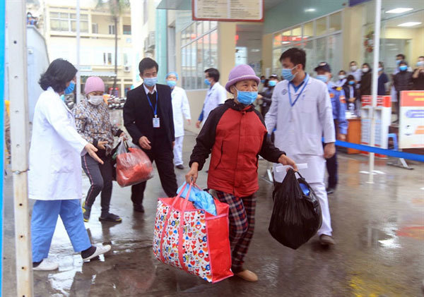 Vietnam needs to change COVID-19 prevention policies as vaccines roll out: expert