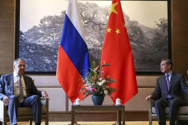 Nga kêu gọi Trung Quốc bớt phụ thuộc vào đôla Mỹ