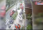 Clip: Hai tên trộm mở khóa đánh cắp xe SH giữa ban ngày ở Hà Nội