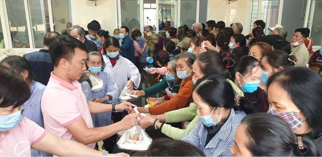 Hiếm có ở bệnh viện: Người nghèo vào điều trị được ăn cơm miễn phí