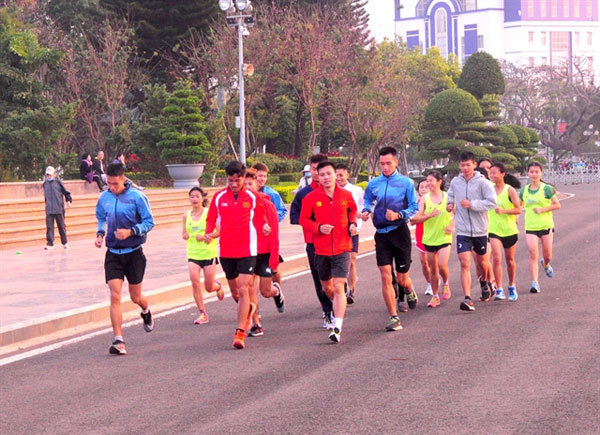 Tien Phong Marathon offers int’l chances for pro, amateur runners