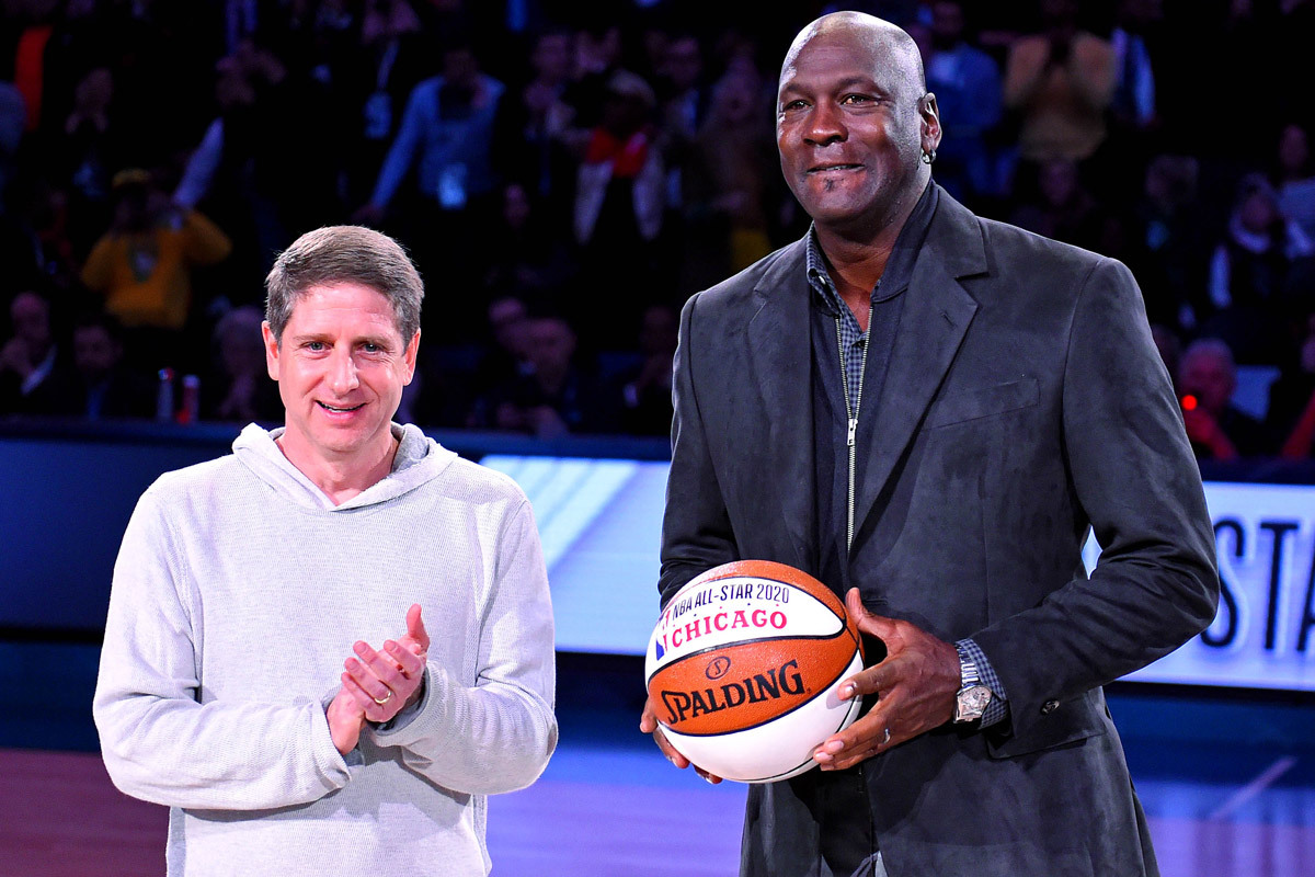 Huyền thoại bóng rổ Michael Jordan mất 500 triệu USD vì Covid-19