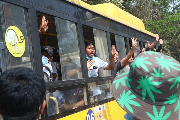 Myanmar phóng thích hàng trăm người biểu tình