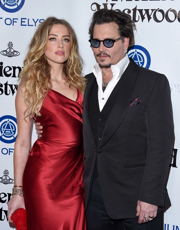 Johnny Depp bị tung bằng chứng 12 lần đánh Amber Heard